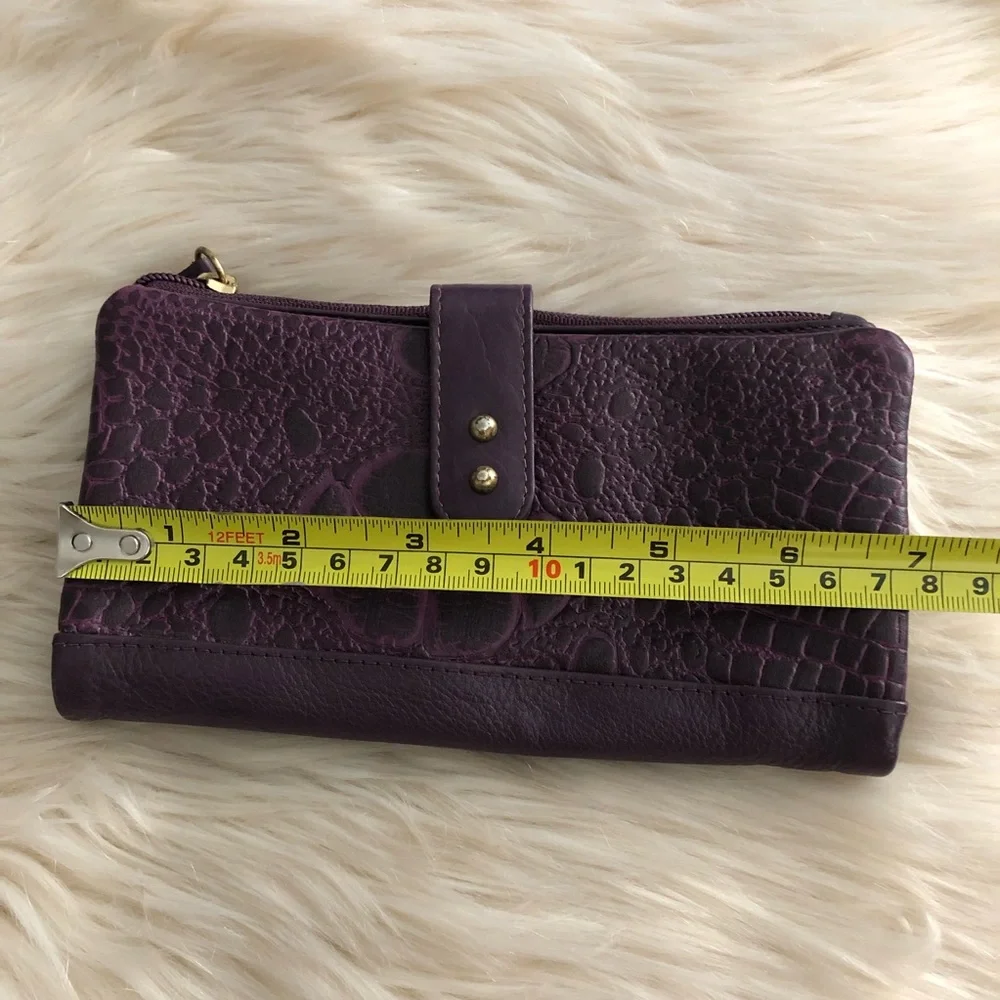 Great American Leather Works purple embossed leather wallet clutch purse - Picture 11 of 11